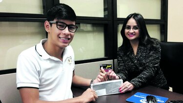 Caja de Ahorros presenta la Caja Juvenil