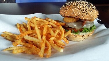 Cuatro sitios para celebrar el Día de la Hamburguesa