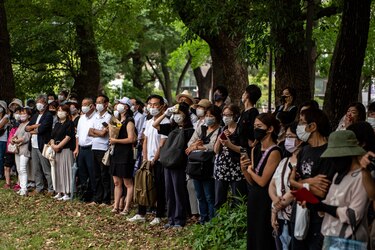 Miles de japoneses despiden en las calles al asesinado exprimer ministro Shinzo Abe