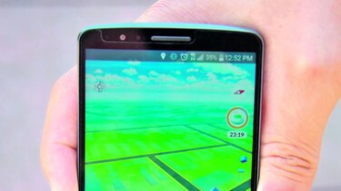 Pareja abandona a su niño para jugar Pokémon Go