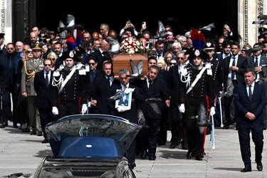 Italia despide a Berlusconi con honores