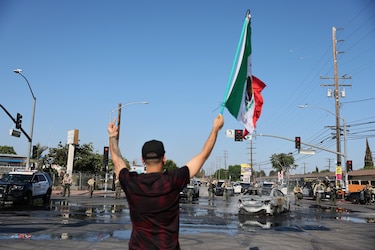 Alcaldesa de Los Ángeles firma orden ejecutiva que prohíbe a ICE usar propiedades públicas