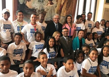 Crean espacios para que jóvenes participen