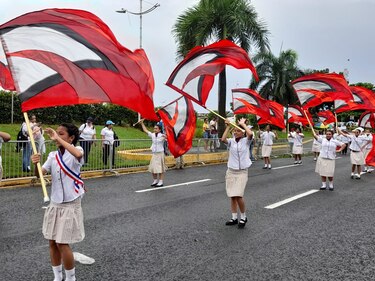 Con desfiles, Panamá celebra la patria después de dos años de restricciones por la pandemia
