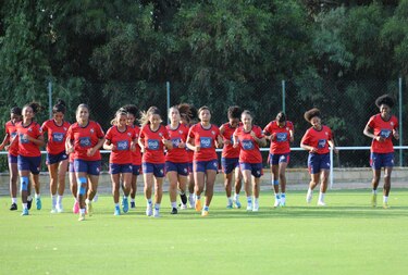 Selección femenina de fútbol entrena en España y está lista para enfrentar a Gibraltar
