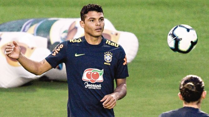 Comienza la exigencia para la defensa brasileña en la Copa