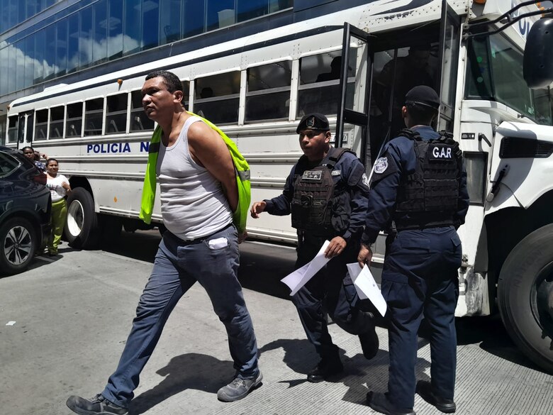 Los 83 obreros del Suntracs quedarán en libertad: juez les impone medida de notificación periódica