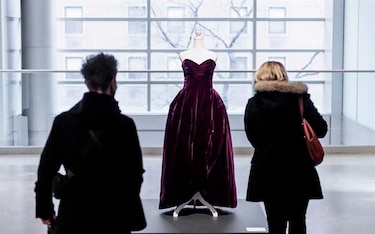 Uno de los vestidos favoritos de Lady Di fue subastado por $600 mil