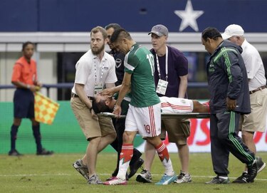 Lesión de Montes y susto de Márquez golpean ánimo mexicano a días del Mundial