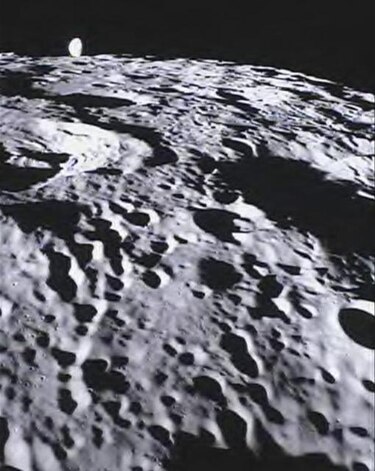Detectan agua en el interior de cristales sobre la superficie lunar