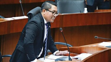 Mujeres y médicos piden separación de diputado Arias