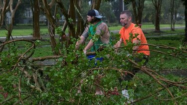 Tras tocar tierra en Luisiana, Barry vuelve a convertirse en tormenta tropical