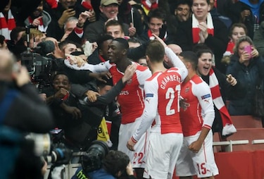 Arsenal tumba al Borussia Dortmund y sella su pase a octavos de final