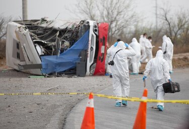 Al menos 15 muertos tras el choque de un autobús que transportaba venezolanos en México