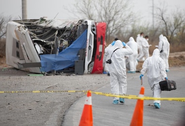 Al menos 15 muertos tras el choque de un autobús que transportaba venezolanos en México