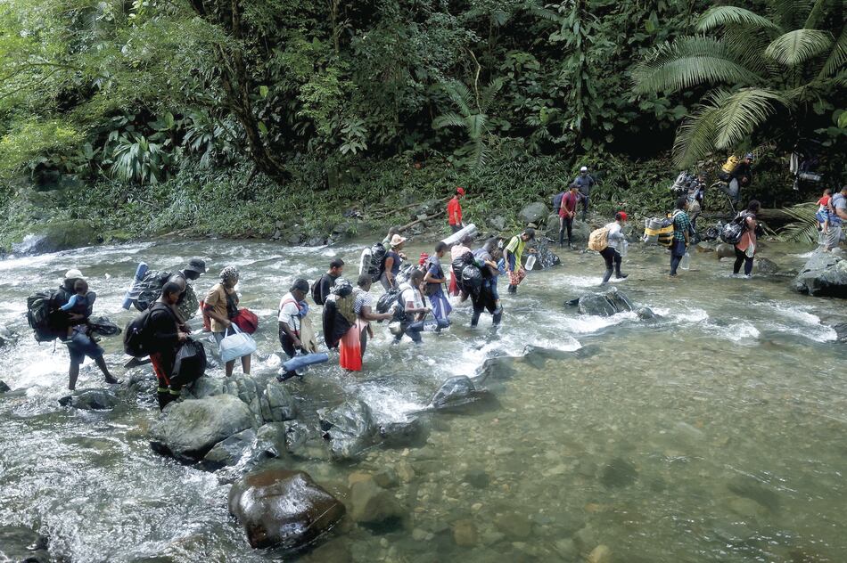 Clan del Golfo maneja tráfico de migrantes, confirma Pino