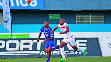 El campeón debuta con victoria