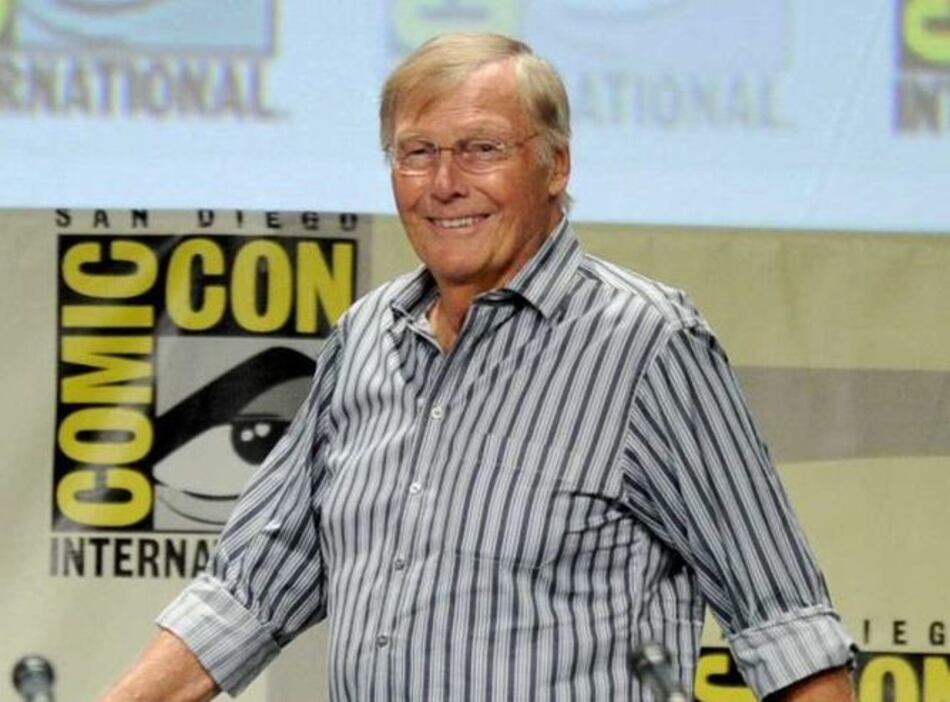 Adam West aprendió a aceptar al Batman que no se pudo desprender