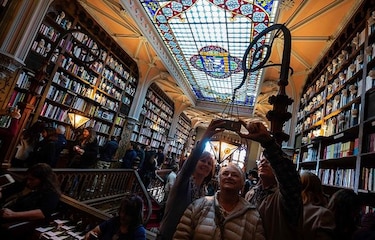 Con ayuda de Harry Potter se salva librería centenaria de Lello de Oporto