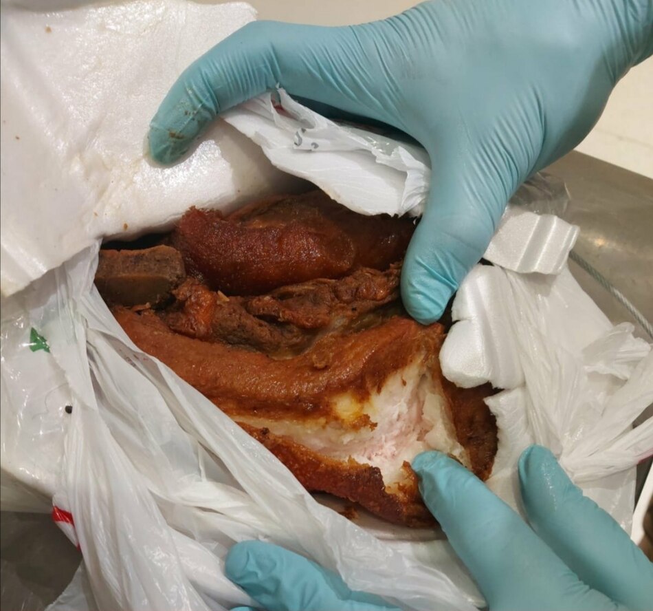 Decomisan carne de cerdo en el Aeropuerto de Tocumen a pasajera que venía de República Dominicana