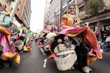 El Carnaval inunda España con el humor, el ingenio y la ironía