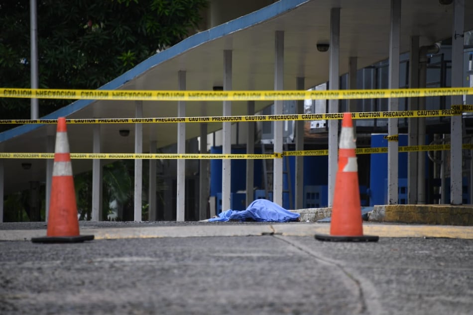 Un paciente muere al caer del cuarto piso del Complejo Hospitalario de la CSS