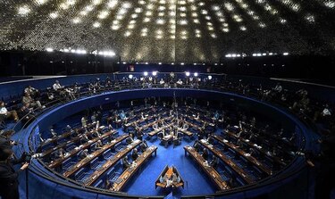 Senado de Brasil comienza deliberaciones sobre Rousseff