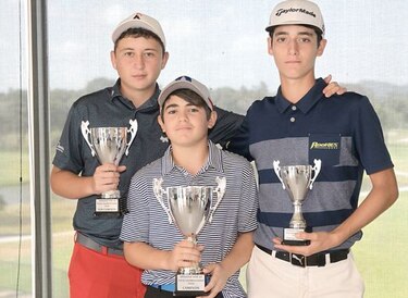 Samuel Durán destaca entre los premiados del golf