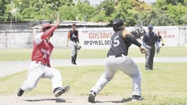 Colón y Metro A, únicos invictos