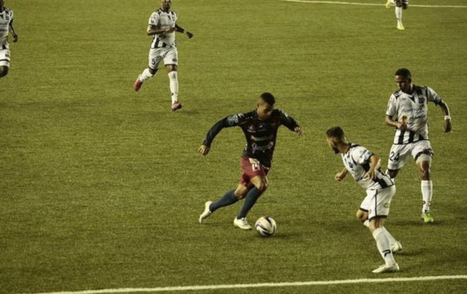 Plaza se llevó el Clásico y los aplausos