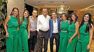 La torre de apartamentos Vita abre sus puertas con una fiesta tropical
