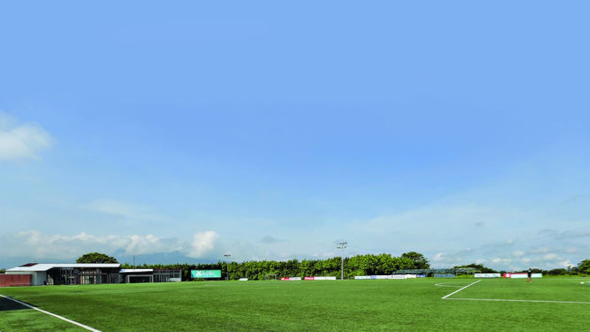 Canchas de fútbol con medidas reglamentarias es una de las particularidades de esta infraestructura costarricense.