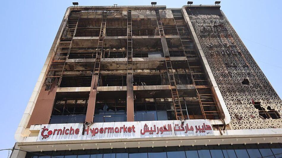 Mueren más de 60 personas en un incendio en un centro comercial en Irak