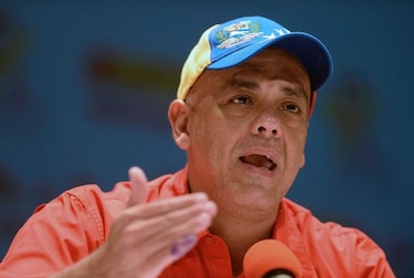 Chavismo rechaza condiciones 'malcriadas' de la oposición para un diálogo