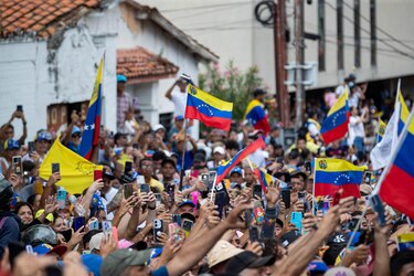 Millones de venezolanos en el extranjero no podrán votar por las trabas gubernamentales