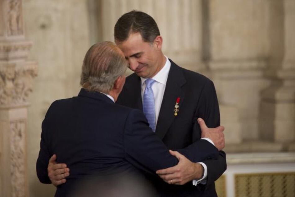 Primera sucesión en la corona en la democracia constitucional