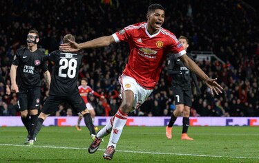 Manchester United y Liverpool logran la clasificación