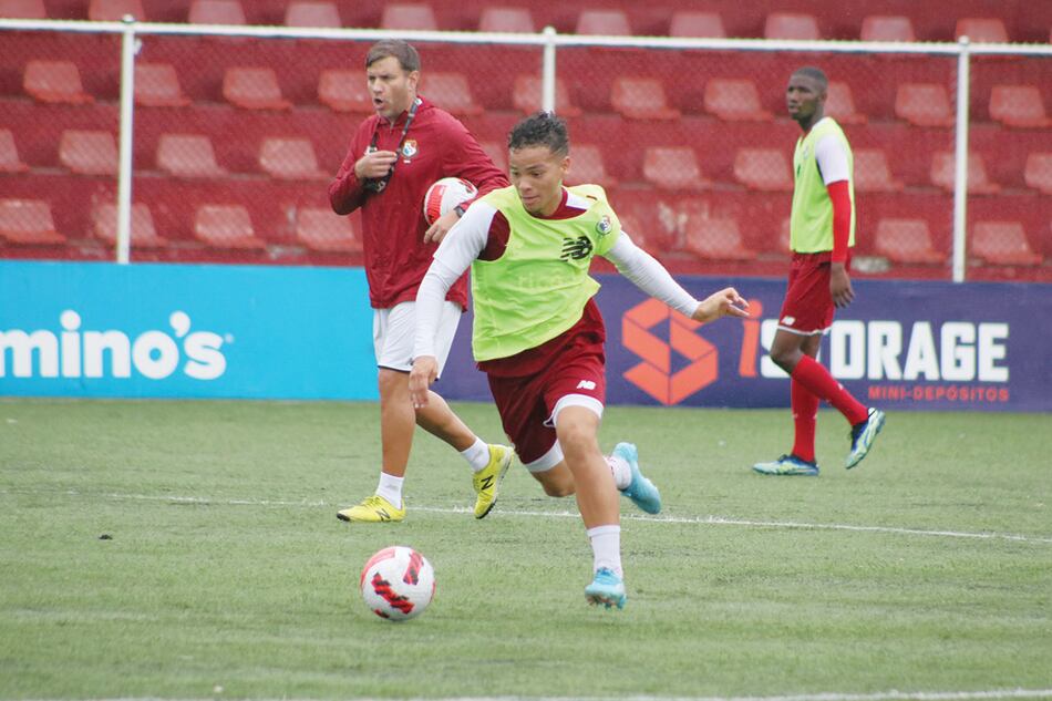 Ángel Sánchez llevará 20 jugadores al Torneo Premundial Sub-20 en Honduras