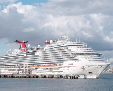 Carnival consideraría otra venta de bonos
