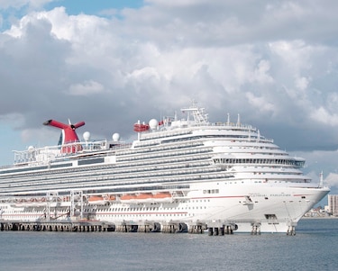Carnival consideraría otra venta de bonos