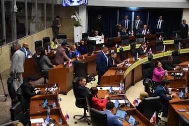 Aprueban en segundo debate proyecto de régimen especial para trabajadores bananeros