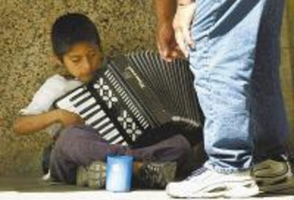 Recetas BM y FMI agravaron pobreza en LA