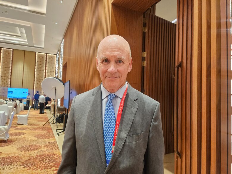 Aerolíneas advierten que la guerra arancelaria de Trump podría afectar la cadena de suministro de piezas y motores para aviones