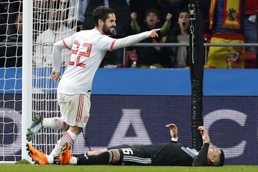 España golea 6-1 en amistoso a una Argentina sin Messi