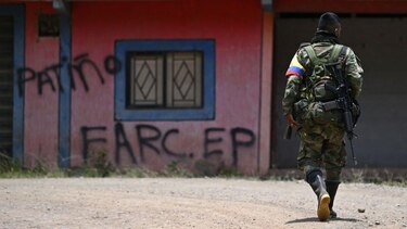 Cuáles son y cuánto poder tienen los dos grupos de las disidencias de las FARC señalados como responsables de los atentados en Colombia