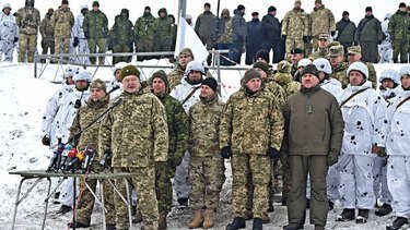 Ucrania se prepara por tensiones con Rusia