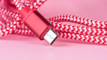 Cómo cuidar los cables de tus dispositivos electrónicos para que no se estropeen (y no es como seguramente lo estás haciendo)