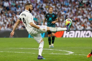 Benzema afina la puntería; Real Madrid supera 4-2 al Almería