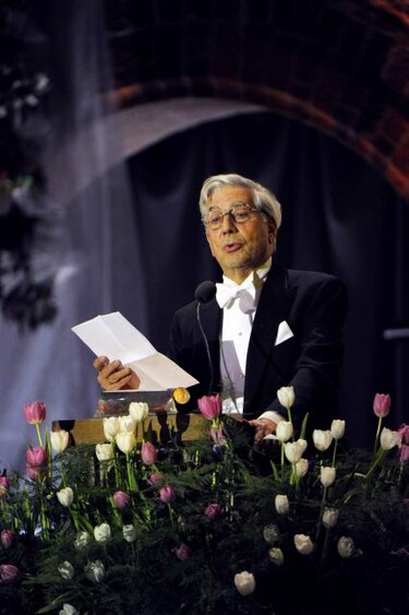 Universidad dominicana honra a Nobel de Literatura 2010 Vargas Llosa