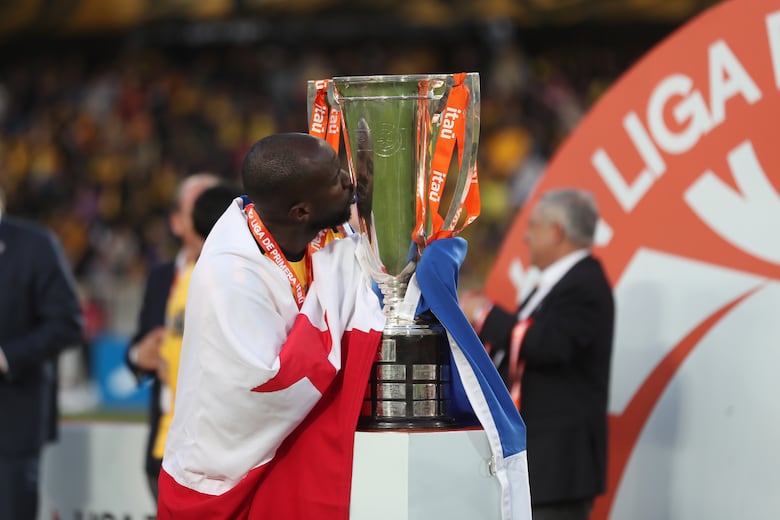 Cecilio Waterman se despide de Coquimbo Unido tras el histórico título